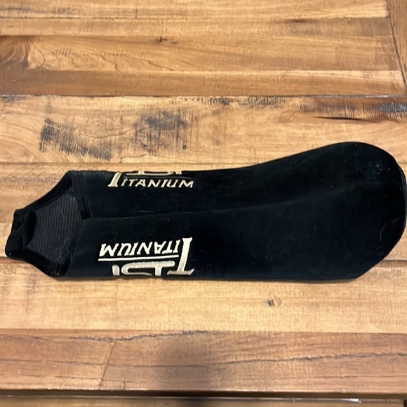 Ping Tist golf club cover, black with gold embroidered logo - Picture 2 of 2